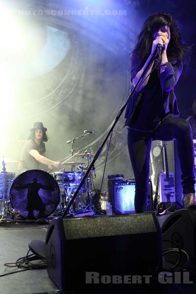 THE DEAD WEATHER - 2010-06-30 - PARIS - Le Bataclan - Alison Nicole Mosshart - John Anthony Gillis [Jack White]